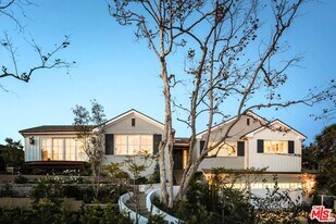 14939 La Cumbre Dr in Los Angeles, CA - Building Photo