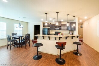 6811 Veterans Ave in Fort Smith, AR - Foto de edificio - Building Photo