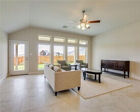 6104 Lake Teravista Way in Georgetown, TX - Building Photo - Building Photo