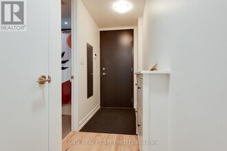 377 Madison Ave in Toronto, ON - Building Photo - Building Photo