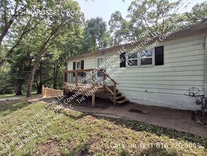 1015 NE Russell Rd. in Kansas City, MO - Building Photo - Building Photo