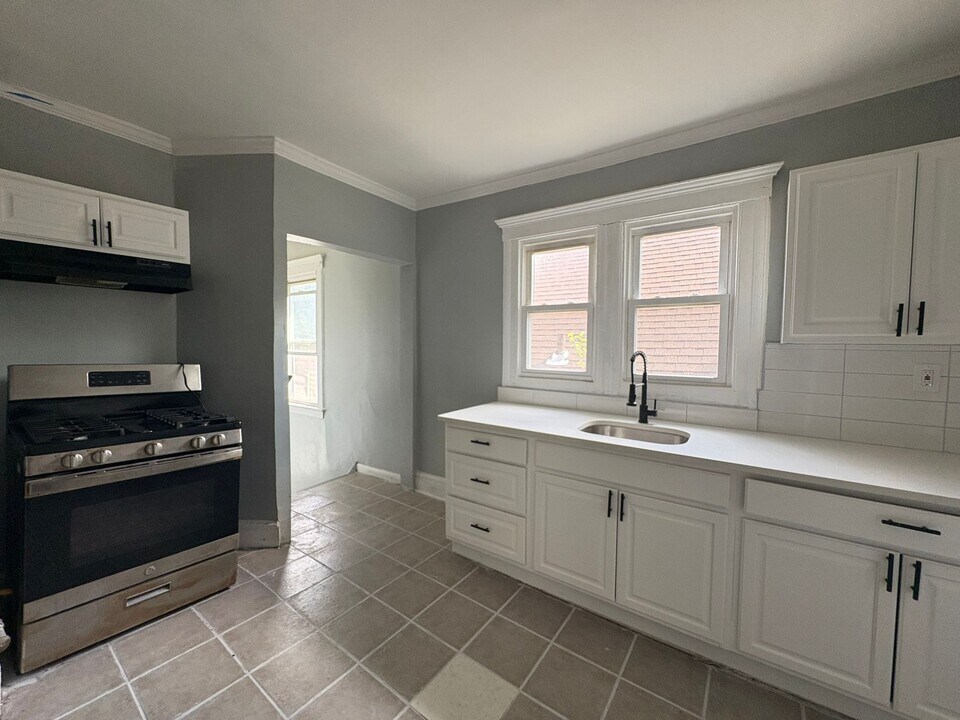 54 Princeton St, Unit 3 in East Orange, NJ - Building Photo