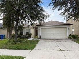 7501 Turtle View Dr in Ruskin, FL - Building Photo