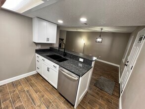 8303 N Everton, Unit Apt C in Kansas City, MO - Building Photo - Building Photo