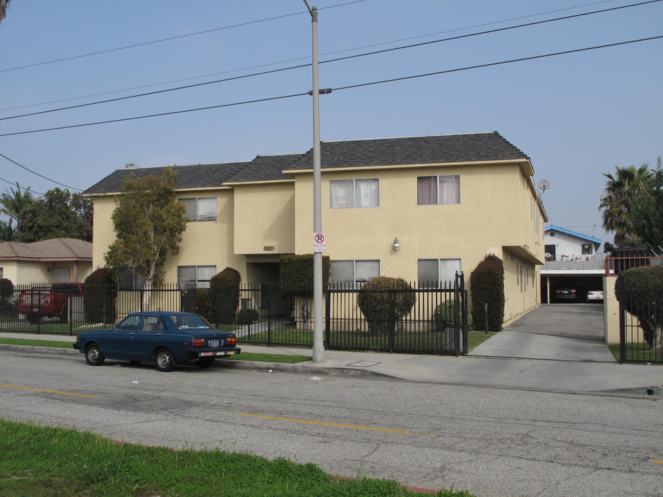 1609 Plaza Del Amo in Torrance, CA - Building Photo