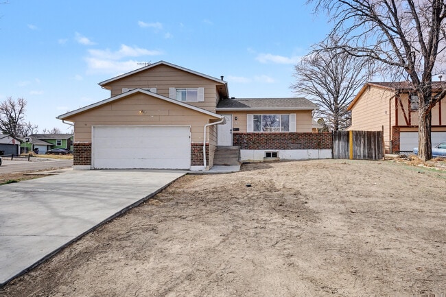 property at 165 Glenn Pl