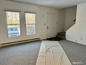 22 Dartmouth Dr in Groton, CT - Building Photo - Building Photo