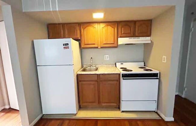 property at 539 Lowell Ave