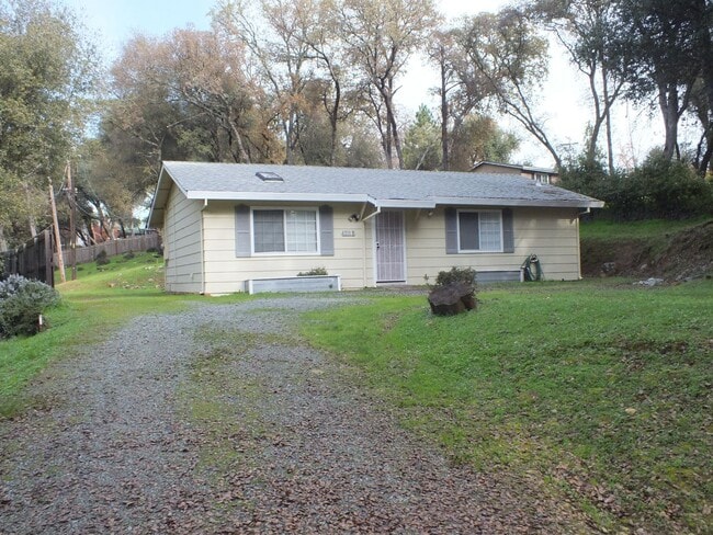 property at 4211 Fox Hollow Ln