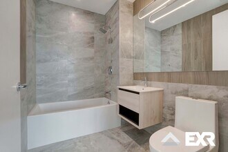 150 Erasmus St-Unit -305 in Brooklyn, NY - Building Photo - Building Photo
