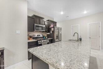 709 Cedarwood Ave in Horizon City, TX - Building Photo - Building Photo