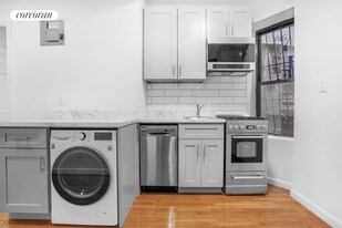 536 E 82nd St in New York, NY - Building Photo