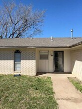 119 SE Surrey Ln in Lawton, OK - Building Photo - Building Photo