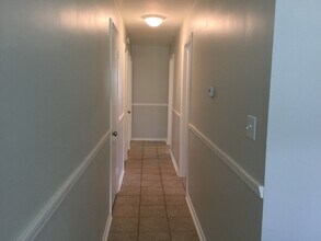 565 E Chadwick Dr in Muskegon, MI - Building Photo - Building Photo