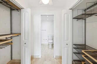 200 SE 15th Rd in Miami, FL - Building Photo - Building Photo