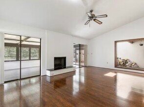 6004 Courtside Dr in Bradenton, FL - Foto de edificio - Building Photo