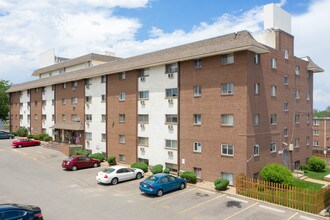 Avon North Apartments in Denver, CO - Foto de edificio - Building Photo