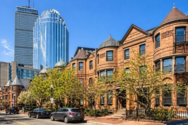 property at 245 W Newton St