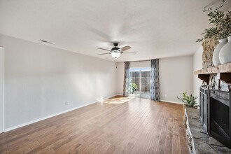 501 Rogers Way in Rockwall, TX - Building Photo - Building Photo