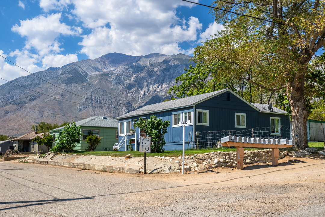 Pine Creek Village in Bishop, CA - Building Photo