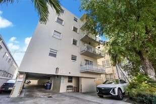 1615 Meridian Ave, Unit 303 in Miami Beach, FL - Building Photo