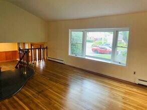 146 Woolsey Ave in Glen Cove, NY - Foto de edificio - Building Photo