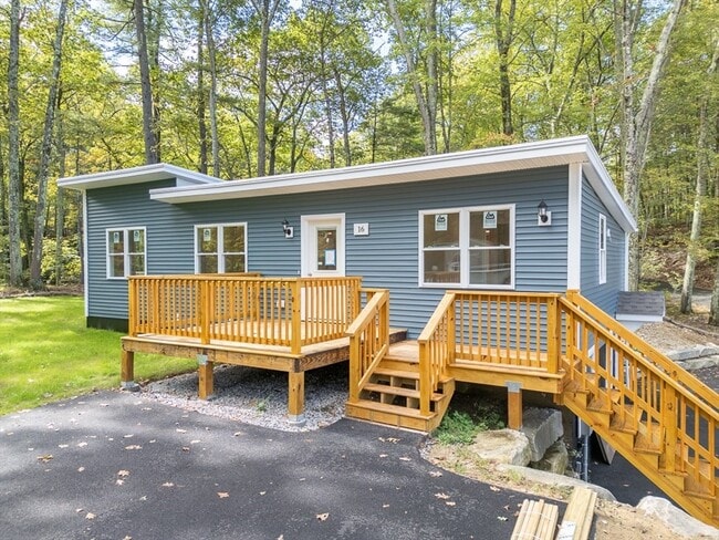 16 Moose Trail in Groton, MA - Foto de edificio - Building Photo