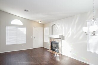 7032 Village Shore Ct in Las Vegas, NV - Building Photo - Building Photo