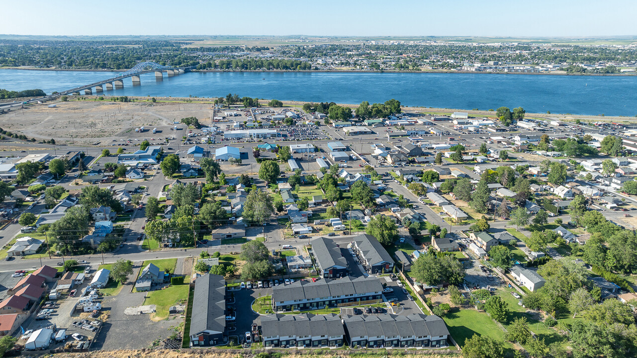 The Towns on Entiat in Kennewick, WA - Foto de edificio