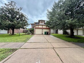 9418 Westacre Pl in Houston, TX - Building Photo - Building Photo