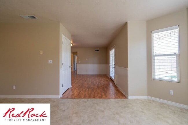 property at 1075 E McKinley Wy