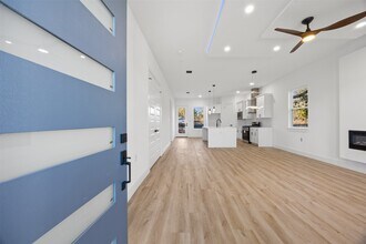 610 Lettie St in Richmond, TX - Foto de edificio - Building Photo