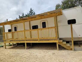 806 Yaupon Dr, Unit C in Caldwell, TX - Building Photo
