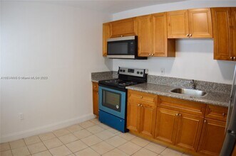 179 NW 69th St-Unit -0 in Miami, FL - Building Photo - Building Photo