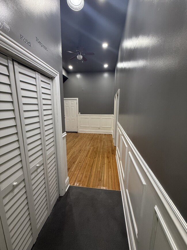 1312 W 51st St, Unit 1N