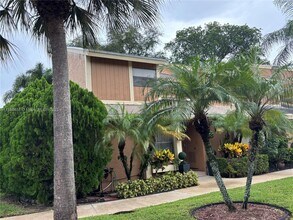 2201 NW 45th Ave in Coconut Creek, FL - Building Photo - Building Photo