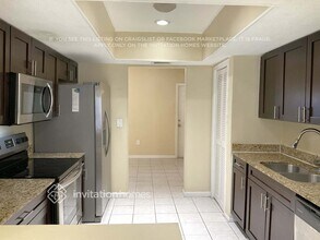 2630 NW 83rd Ave in Sunrise, FL - Foto de edificio - Building Photo