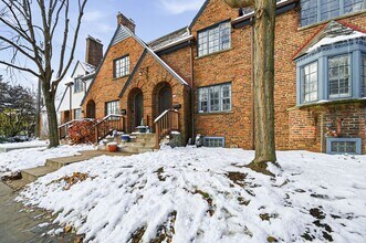 237 Rhoads Ave in Columbus, OH - Building Photo - Building Photo