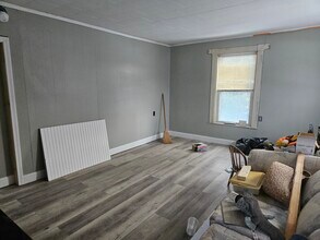 12 7th St in Old Town, ME - Foto de edificio - Building Photo