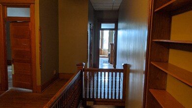 127 1/2-38-32 E Main St in Shelby, OH - Building Photo - Building Photo