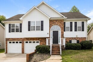 330 Braeburn Dr in Winston-Salem, NC - Building Photo