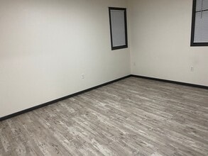 2802 Maralane Ave, Unit A in Dodge City, KS - Building Photo - Building Photo