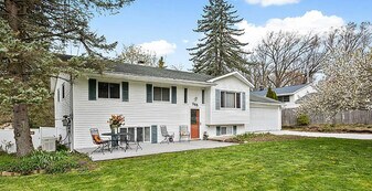 745 Northrup Ave NW in Grand Rapids, MI - Building Photo