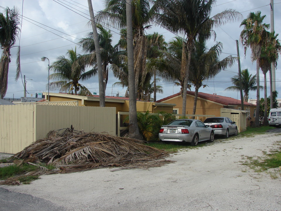 1618 N Dixie Hwy in Hollywood, FL - Foto de edificio