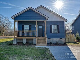 1349 Russell St in Rock Hill, SC - Building Photo