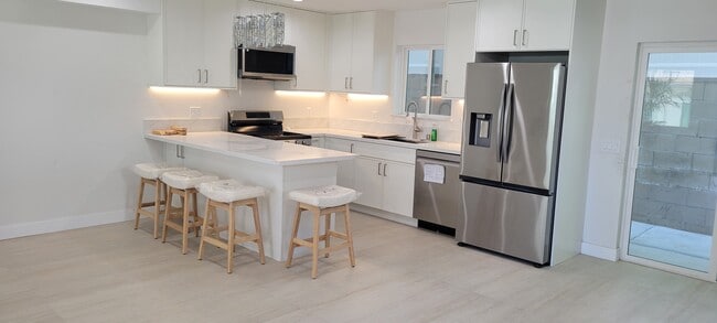 2515 Foothill Blvd in La Crescenta, CA - Building Photo - Building Photo