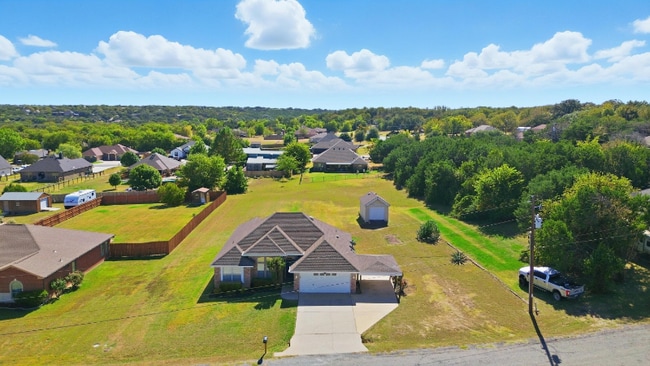 1303 Cochise Trail in Granbury, TX - Building Photo - Building Photo