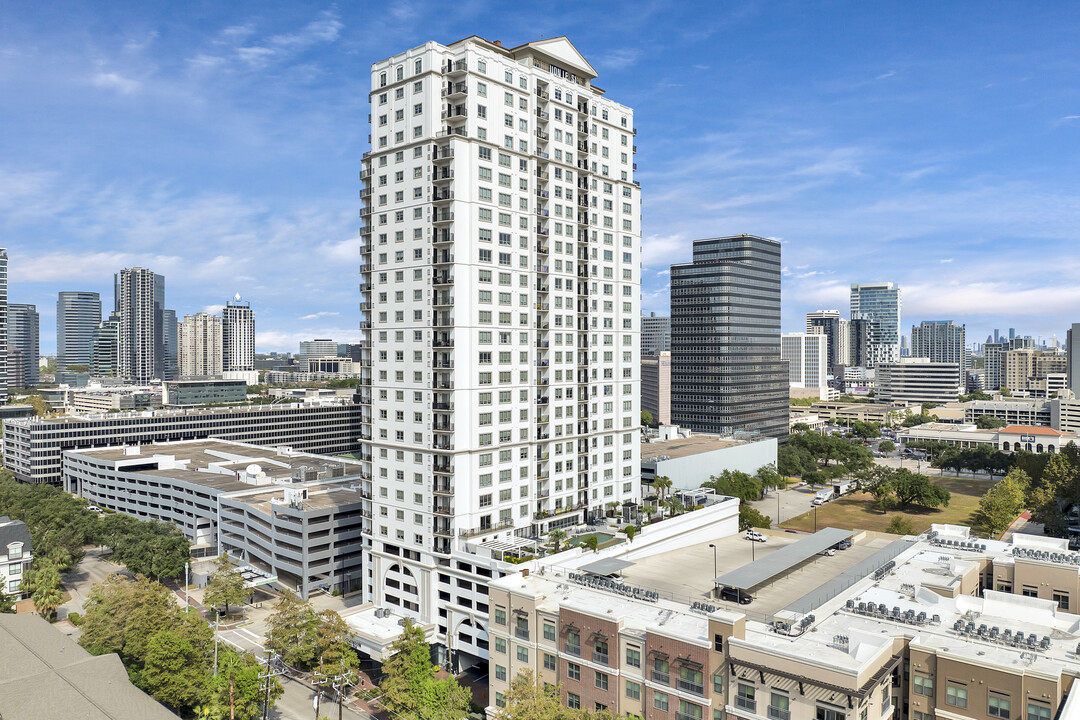 Dominion Post Oak in Houston, TX - Building Photo