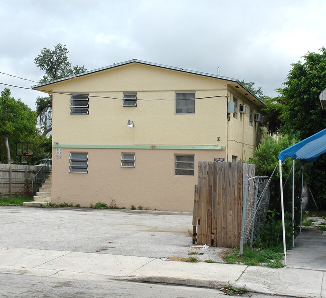 955 SW 6th St in Miami, FL - Building Photo - Building Photo