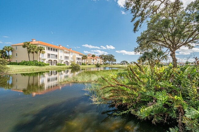 5075 Harmony Cir in Vero Beach, FL - Building Photo - Building Photo